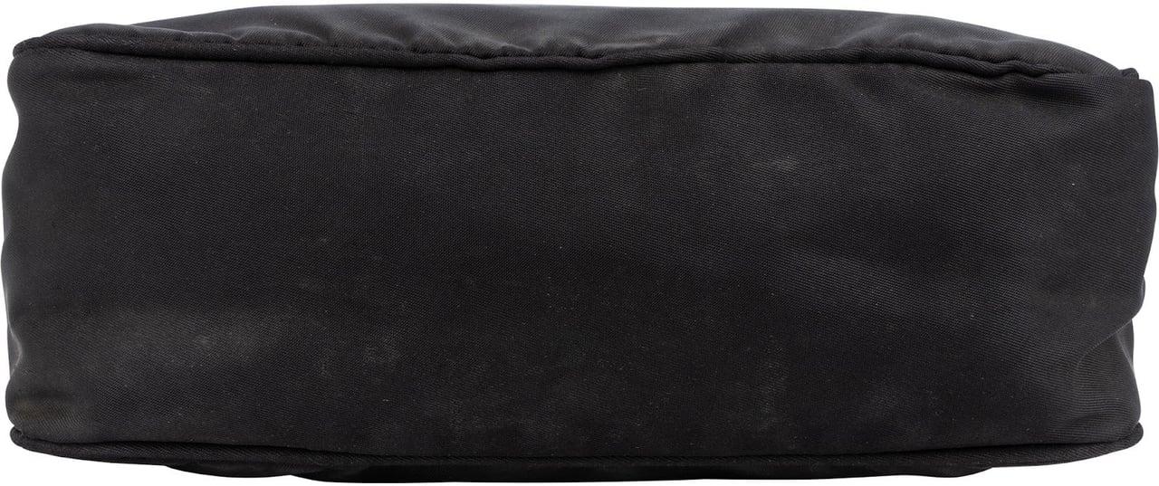 Prada Nylon Vintage Re-Editon Triangle Handbag Zwart