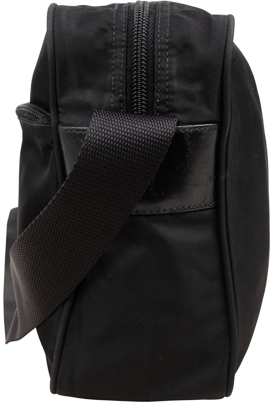 Prada Prada Nylon Triangle Messenger Crossbody Bag Zwart