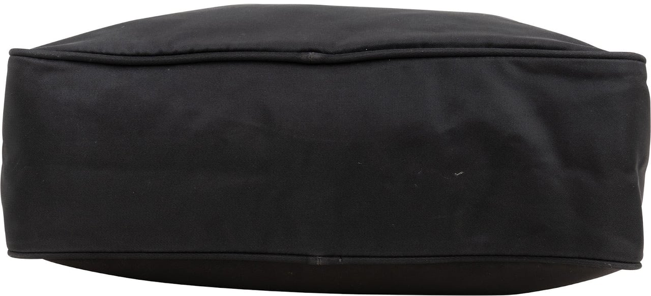 Prada Prada Nylon Triangle Messenger Crossbody Bag Zwart