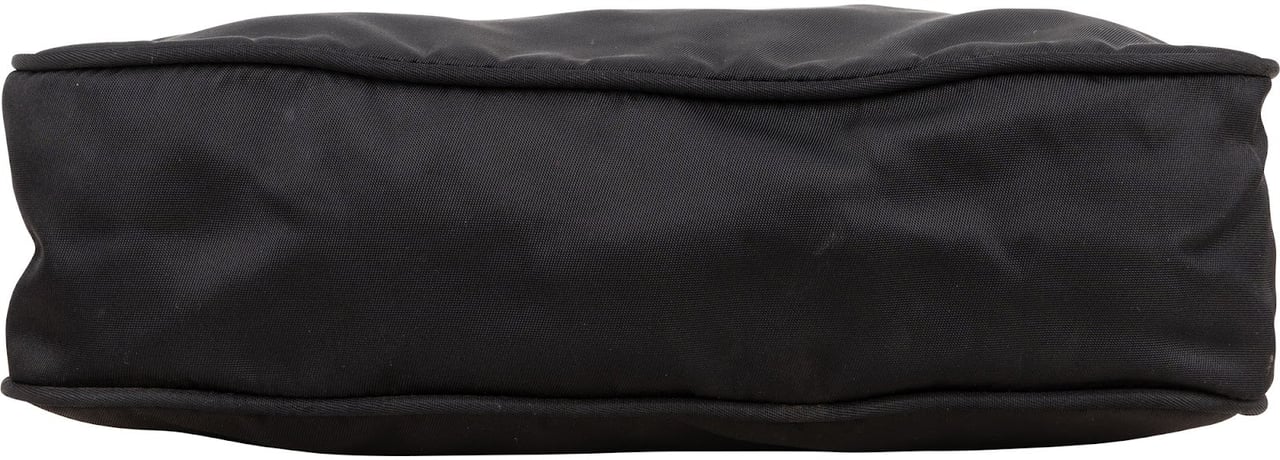 Prada Prada Nylon Triangle Vintage Re-Editon Handbag Zwart