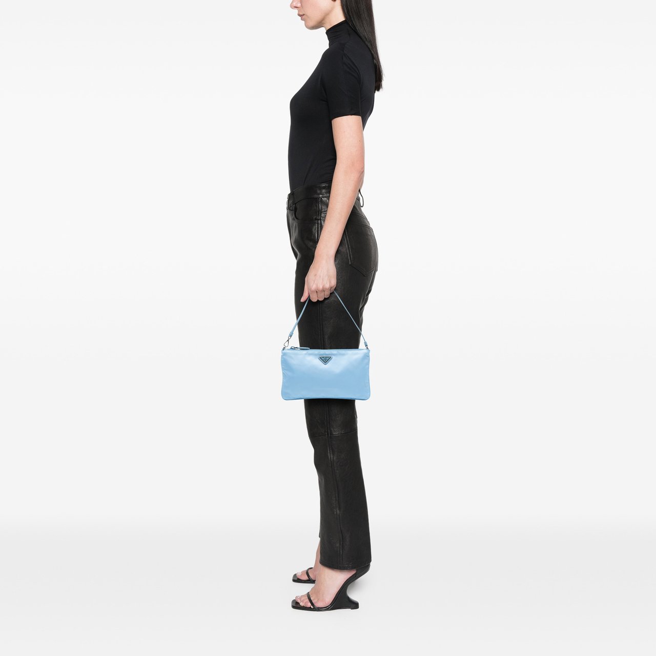 Prada Re Nylon Pochette Blauw