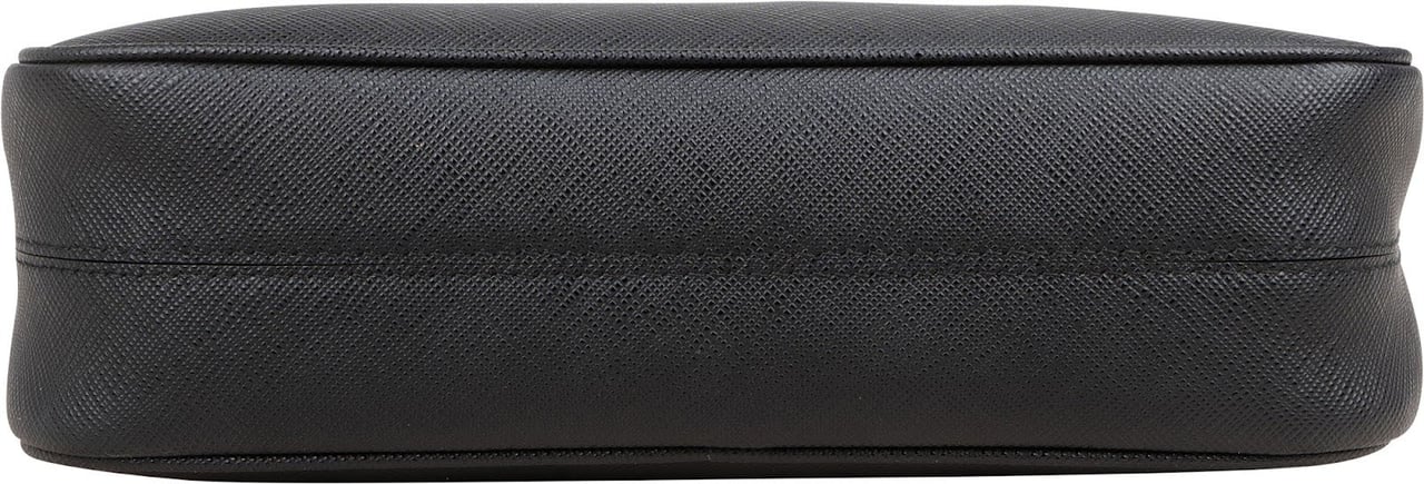 Prada Prada Saffiano Leather Triangle Re-Edition 2005 Shoulder Bag Zwart