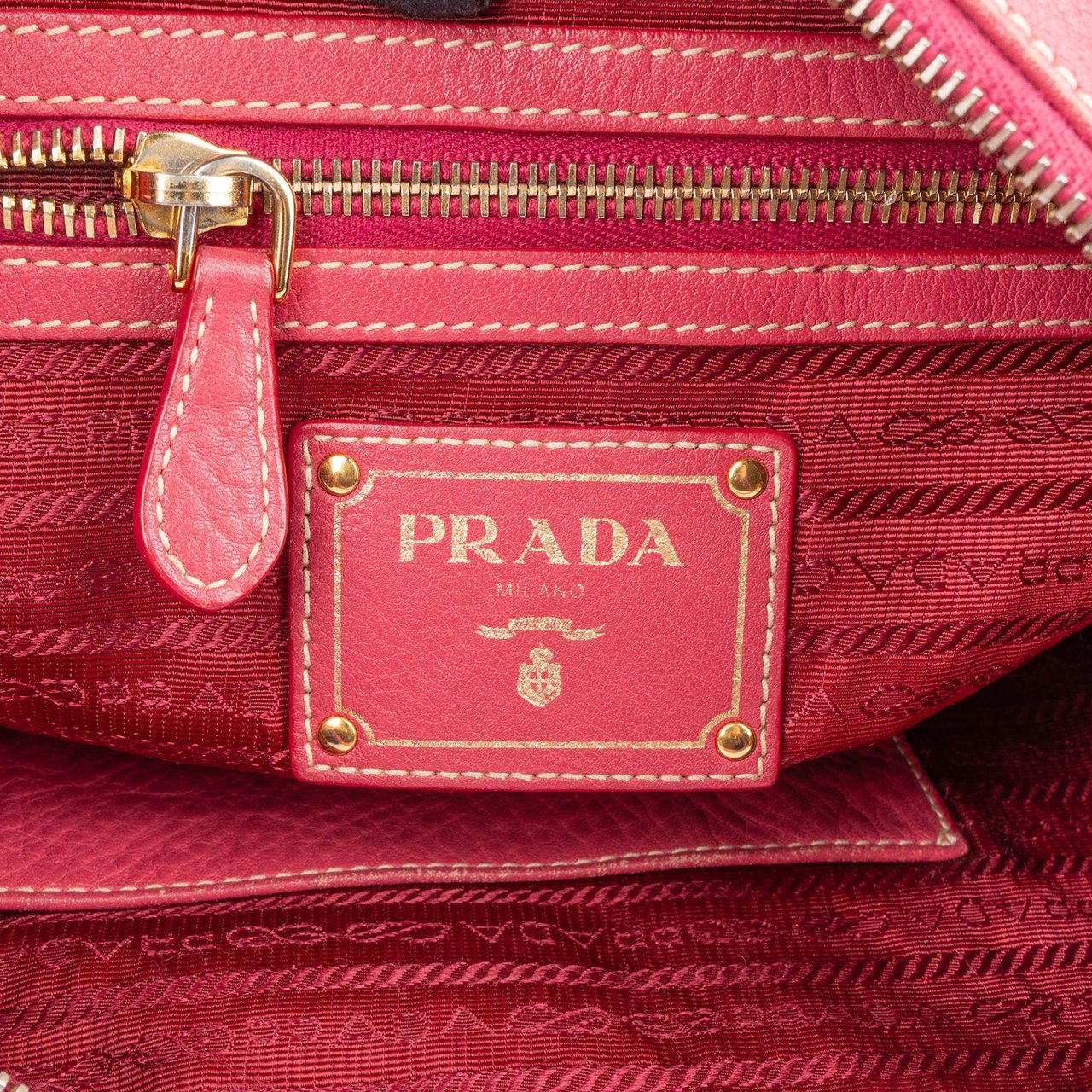 Prada Pink Leather Hobo Shoulder Bag Rood