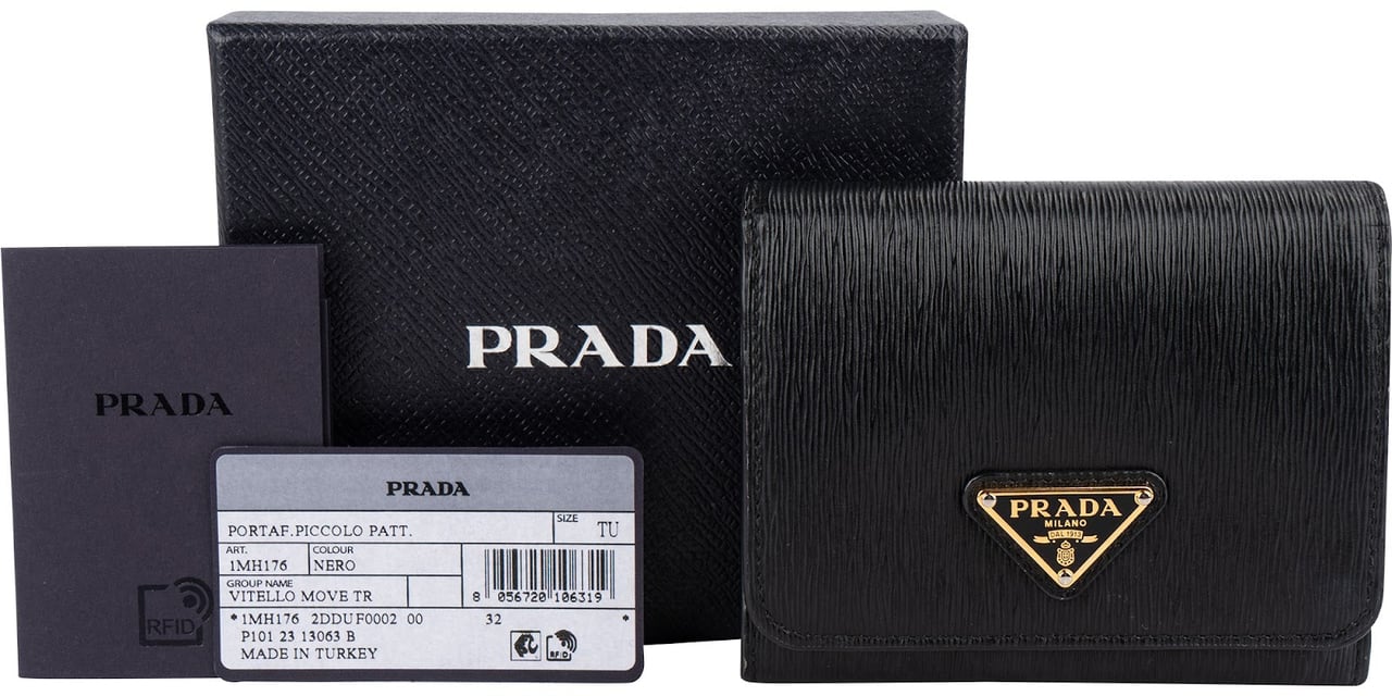 Prada Vitello Move Leather Small Trifold Wallet Zwart