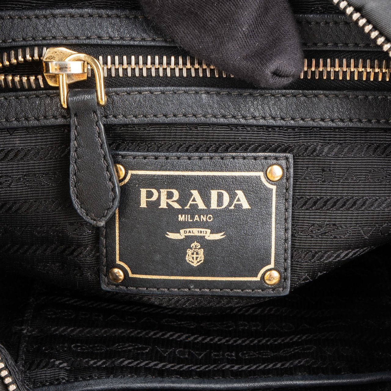 Prada Tessuto Gaufre Ring Triangle Hobo Shoulder Bag Zwart