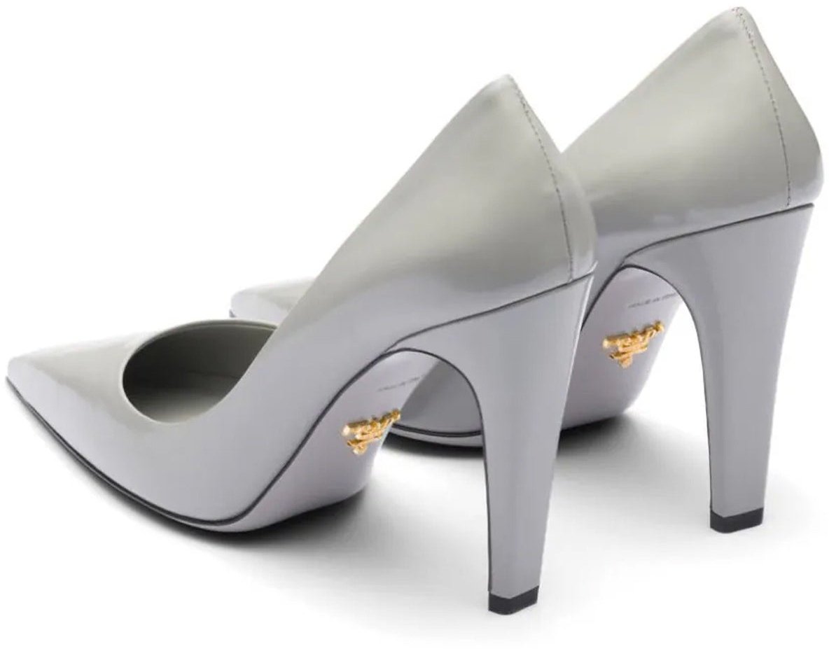 Prada Prada Brushed Leather Pumps Grijs
