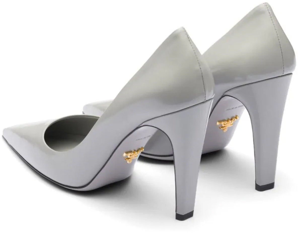 Prada Prada Brushed Leather Pumps Grijs