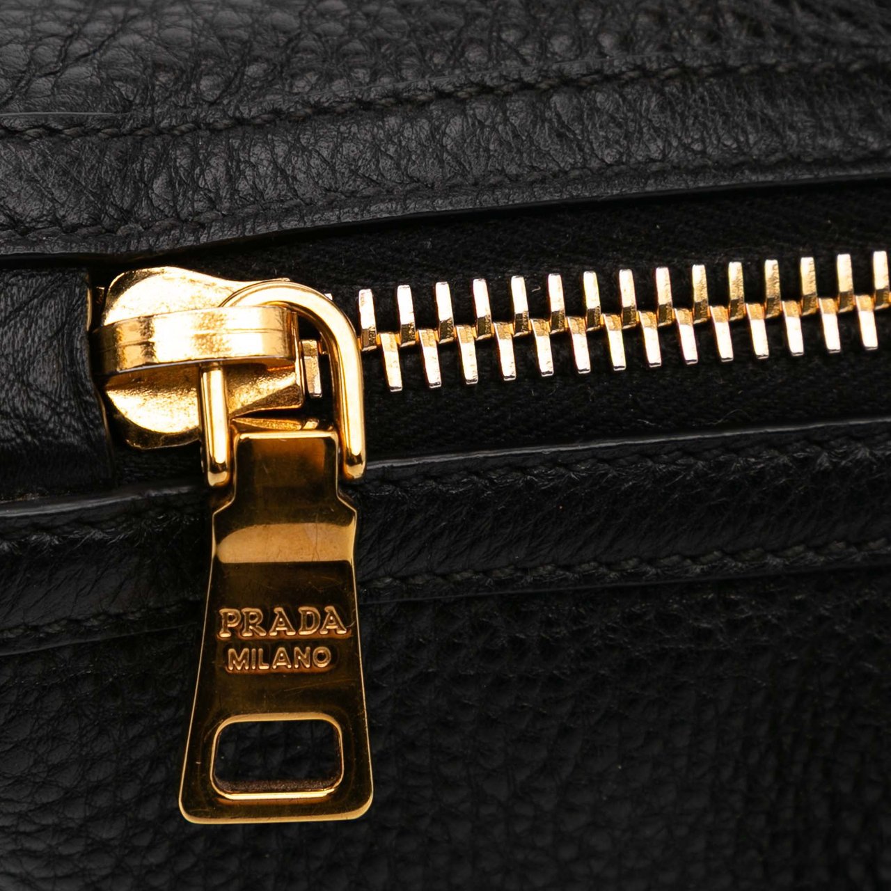 Prada Vitello Phenix Convertible Satchel Zwart