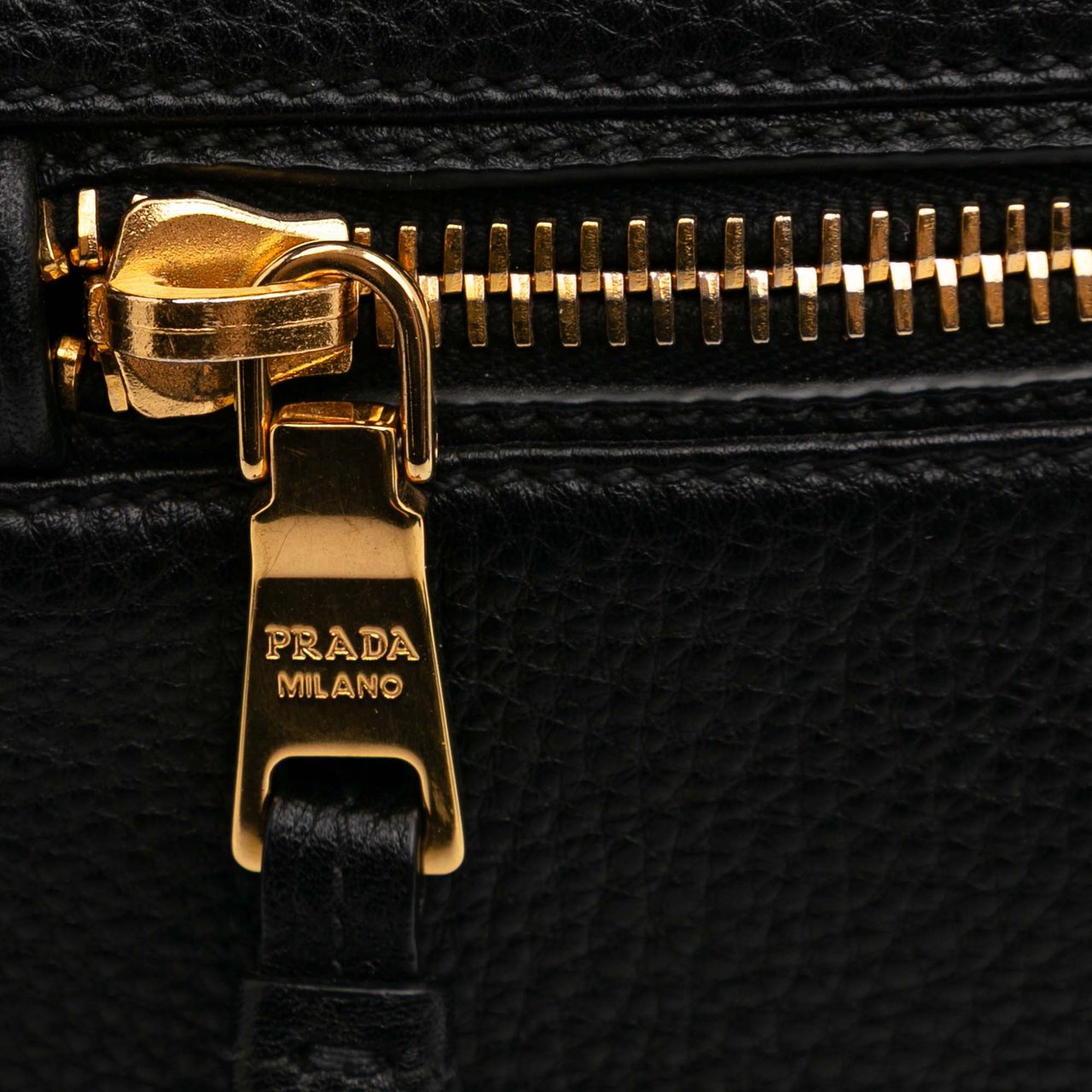 Prada Vitello Phenix Convertible Satchel Zwart