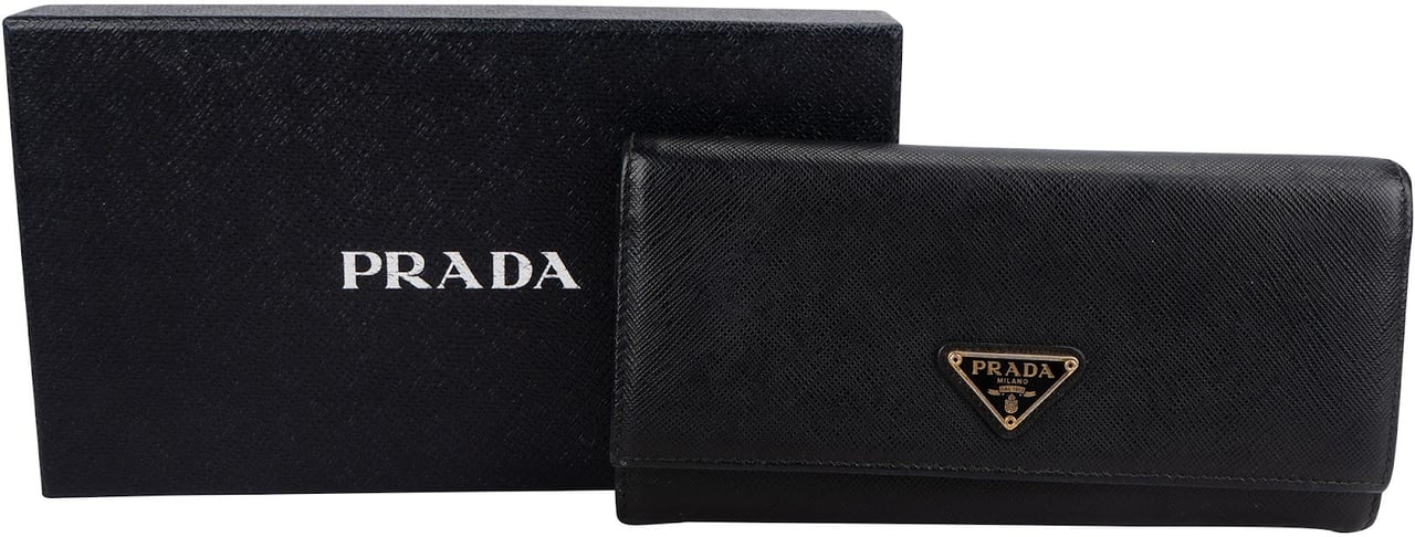 Prada Prada Saffiano Leather Triangle Continental Wallet Zwart