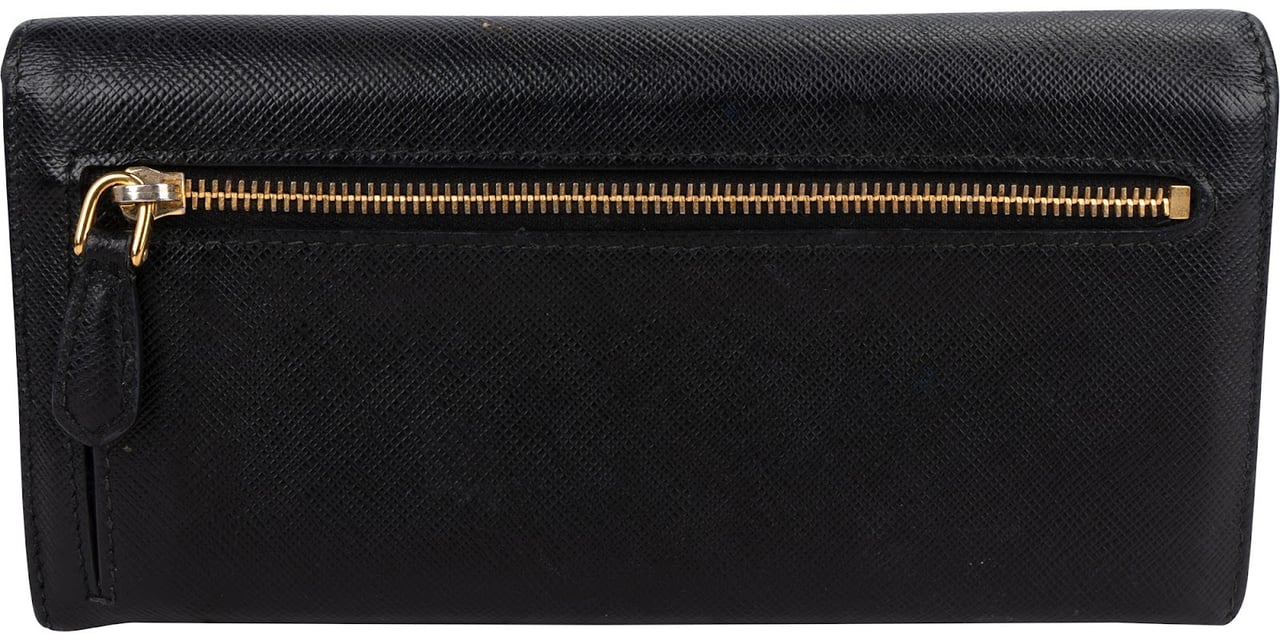 Prada Prada Saffiano Leather Triangle Continental Wallet Zwart