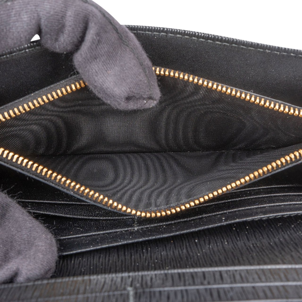 Prada Prada Vitello Move Leather Continental Wallet Zwart