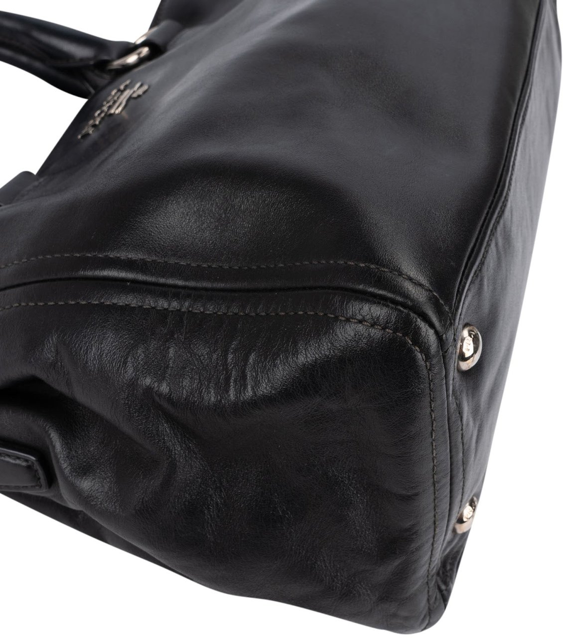 Prada Black Vitello Leather Top Handle Handbag Zwart