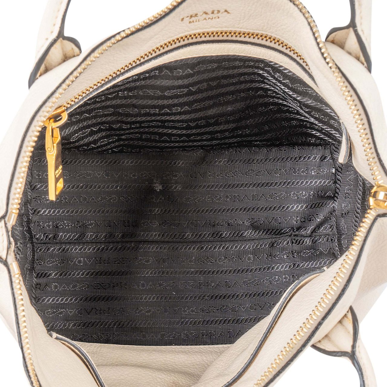 Prada Prada White Leather Vitello Handbag Wit