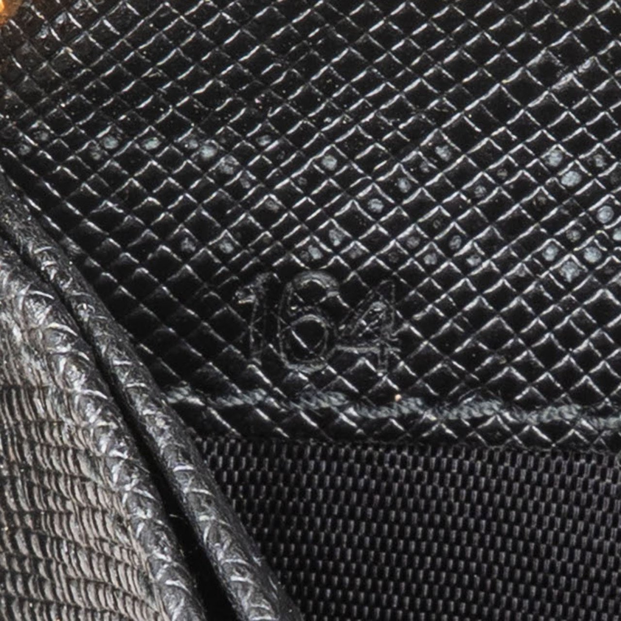 Prada Saffiano Metal Leather Zip Around Wallet Zwart