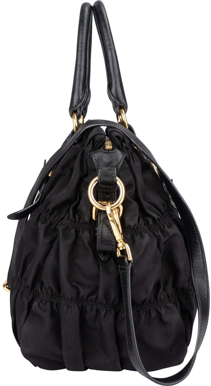 Prada Prada Quilted Nylon City Handbag Zwart