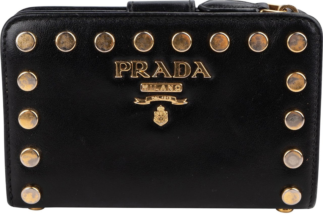 Prada Noir Leather Studded Compact Wallet Zwart