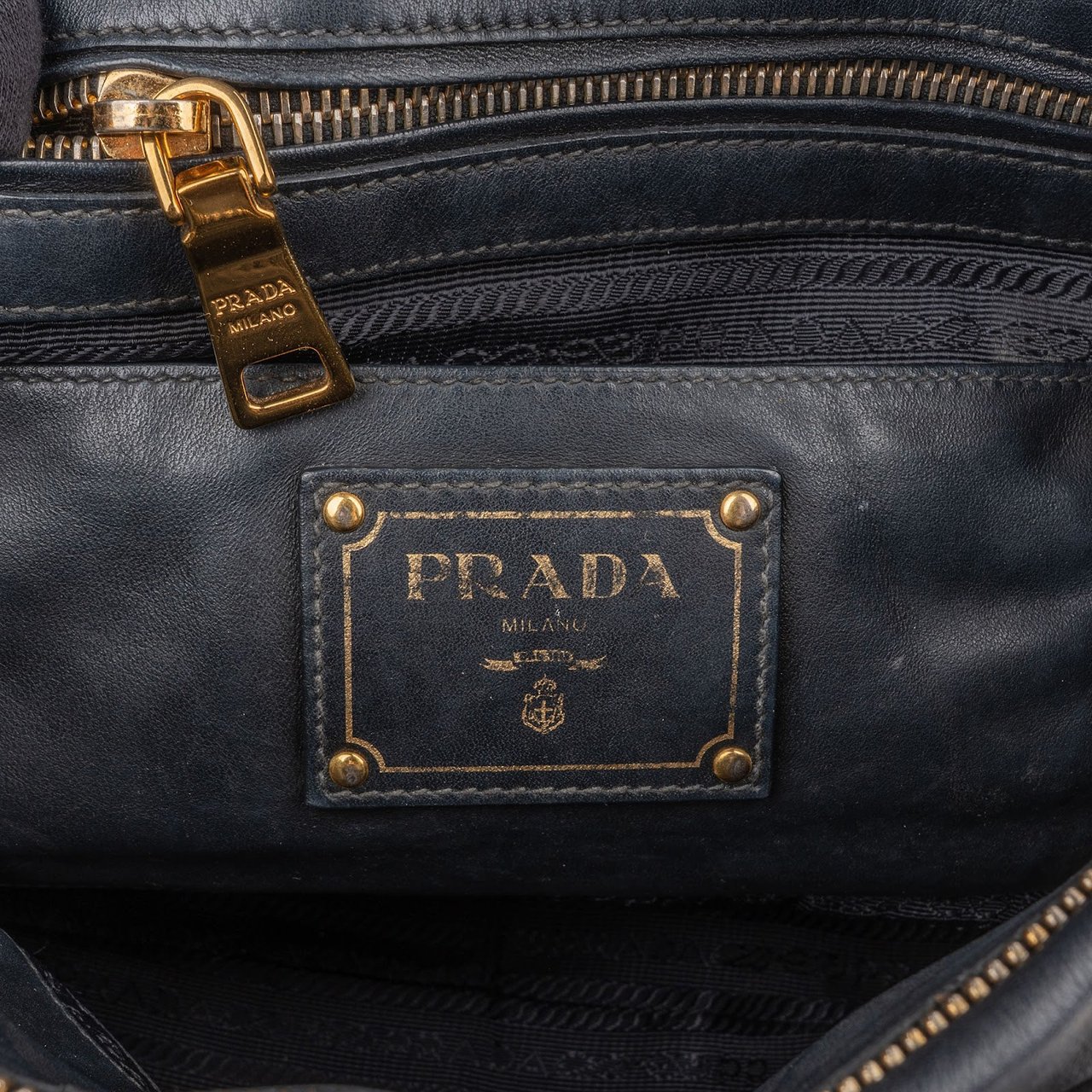 Prada Black Leather Buckle Tote Handbag Zwart