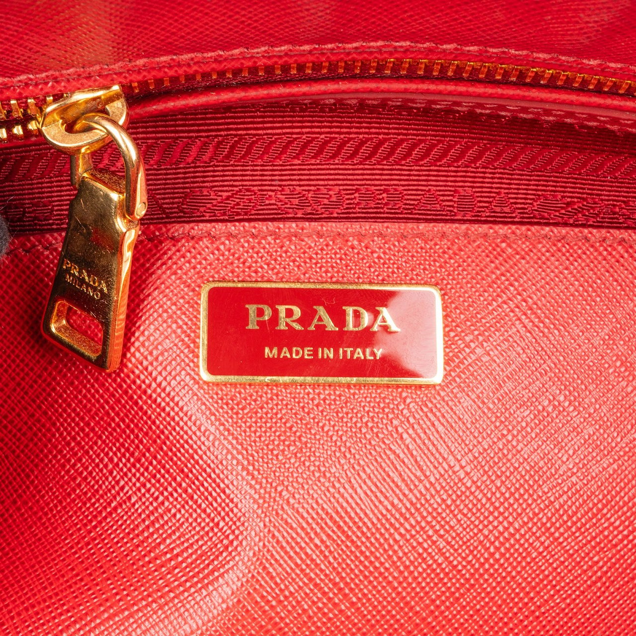 Prada Red Saffiano Leather Galleria Handbag Rood