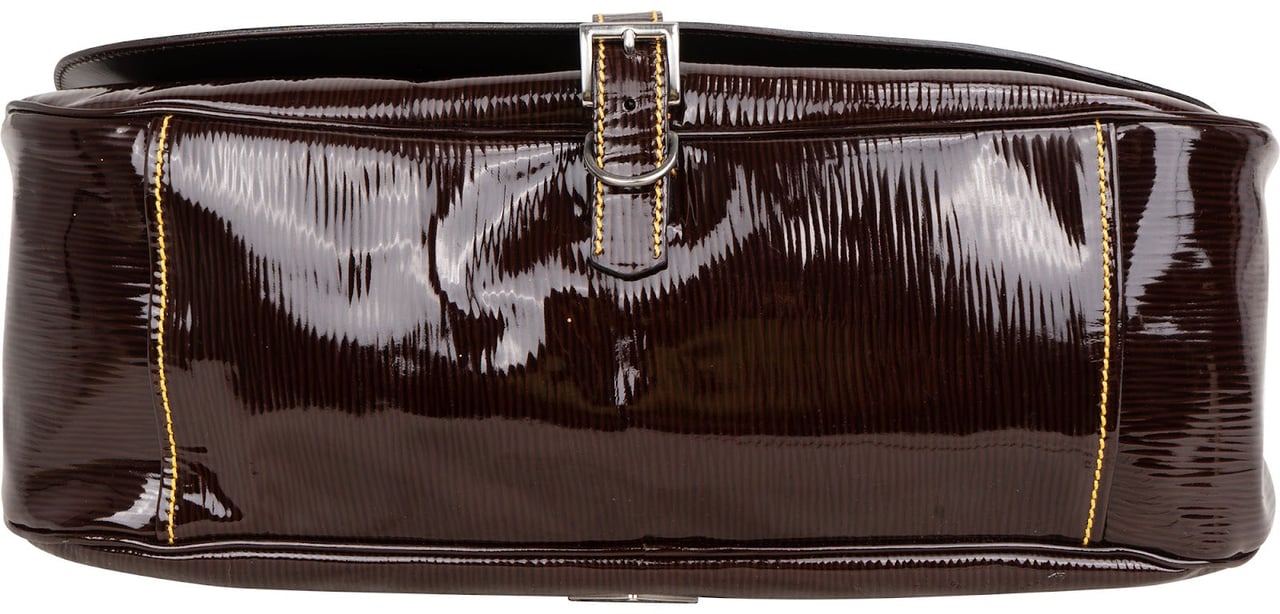 Prada Brown Vernice Saffiano Leder Saddle Flap Shoulder Bag Bruin