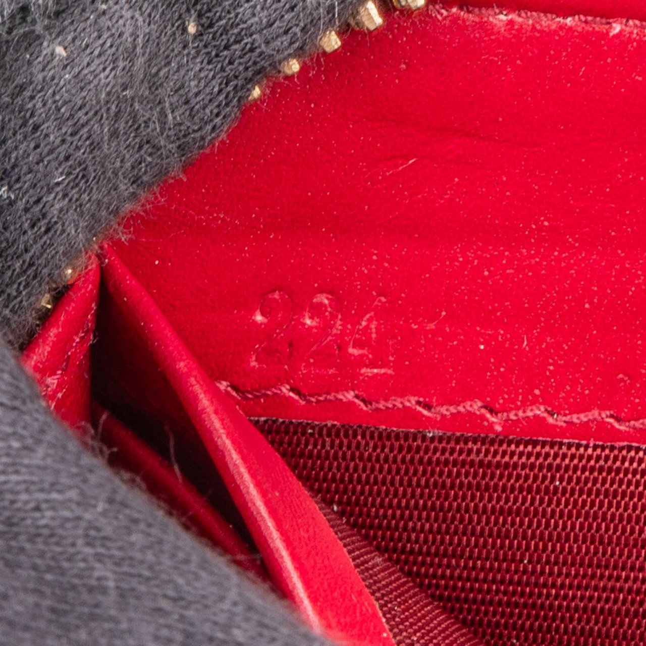 Prada Vitello Move Leather Zip Around Wallet Rood