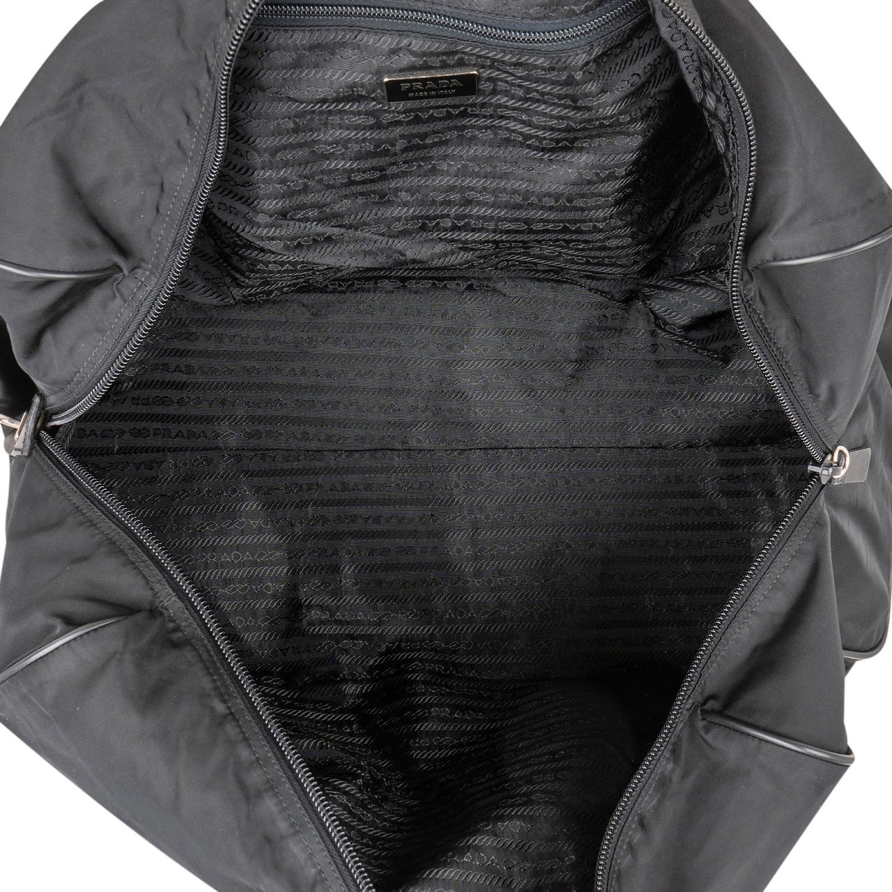 Prada Nylon Triangle Duffle Weekender 50 Travel Bag Zwart