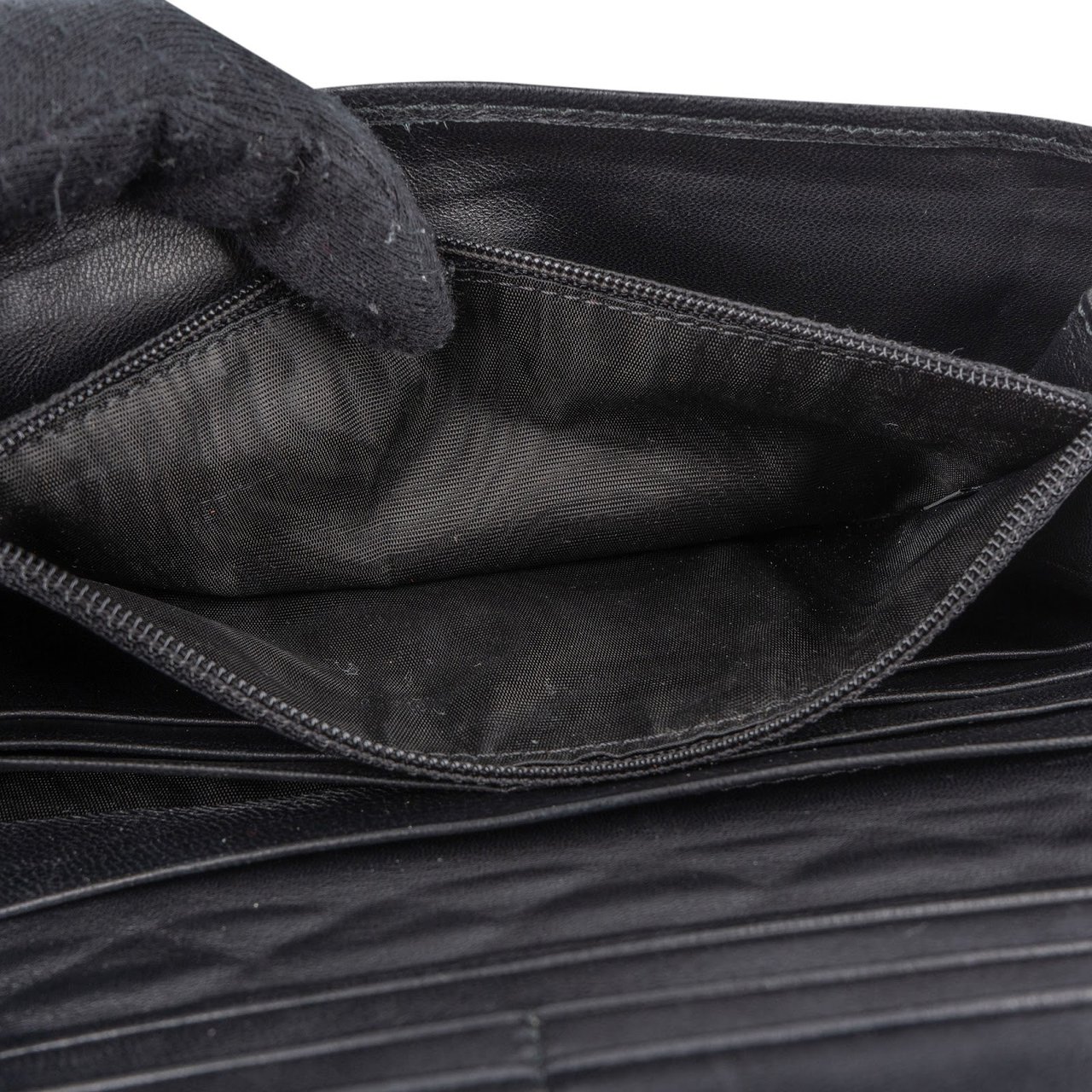 Prada Black Quilted Tessuto Triangle Wallet Zwart