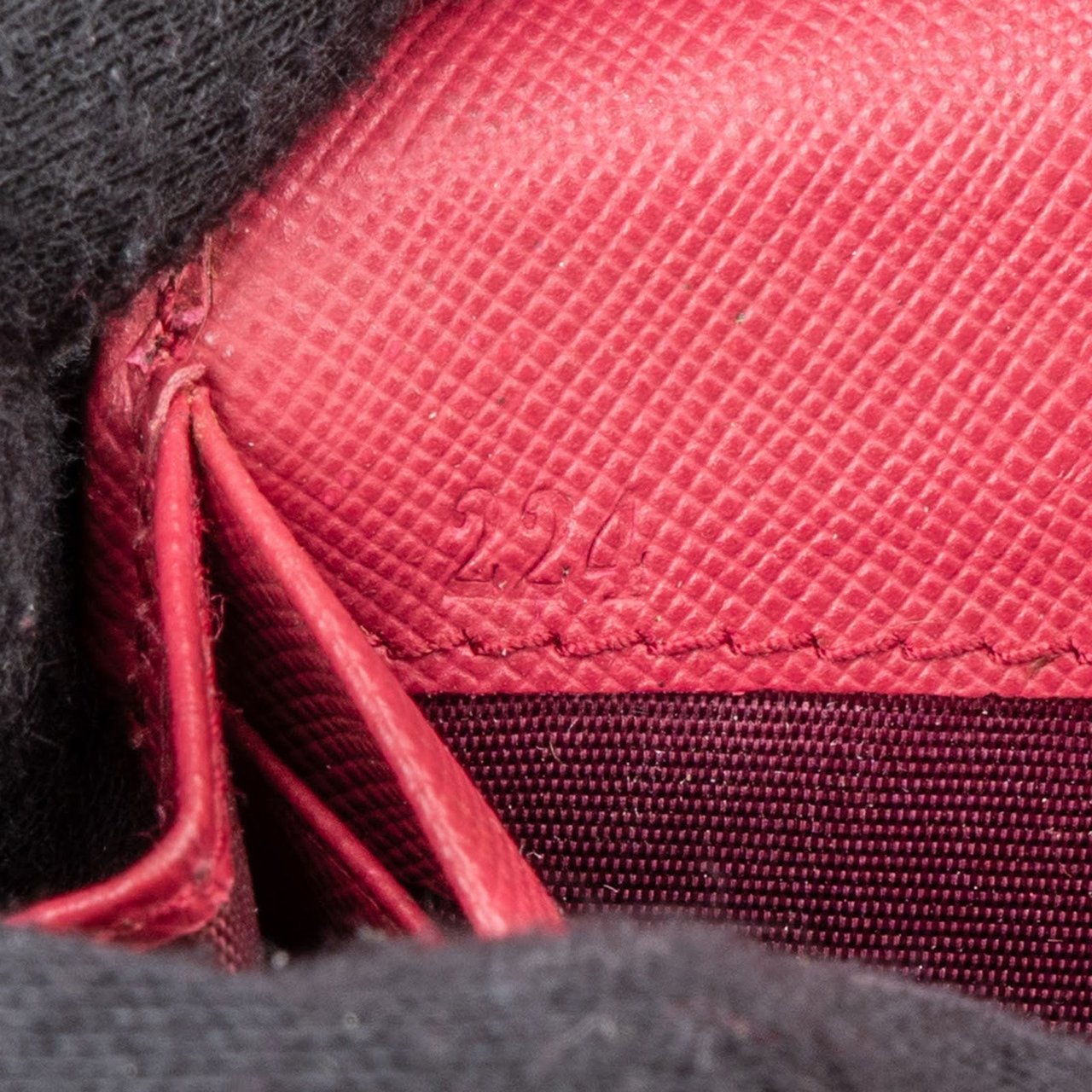 Prada Pink Saffiano Leather Continental Wallet Rood
