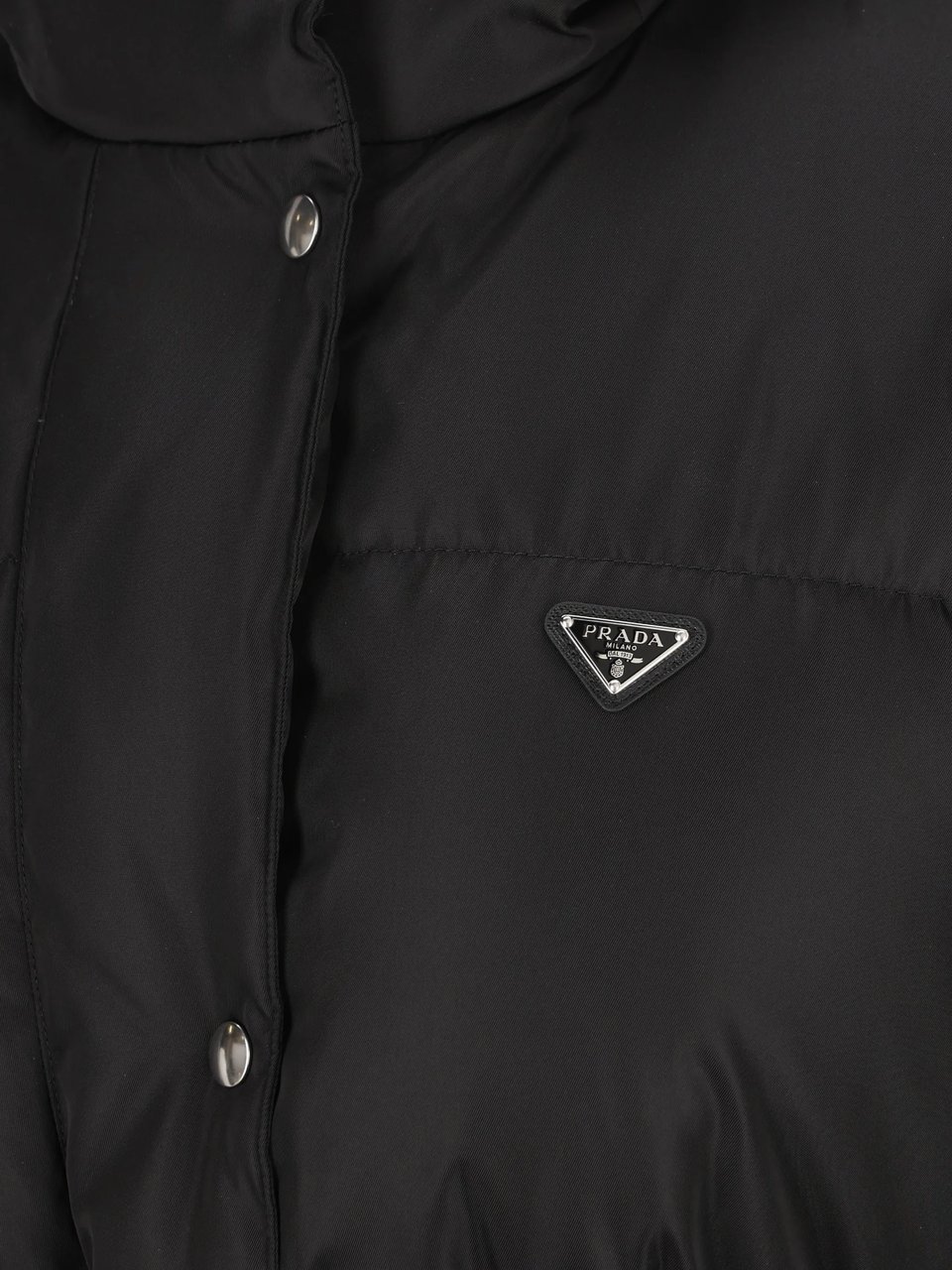 Prada Black Quilted Puffer Coat With High Collar Zwart