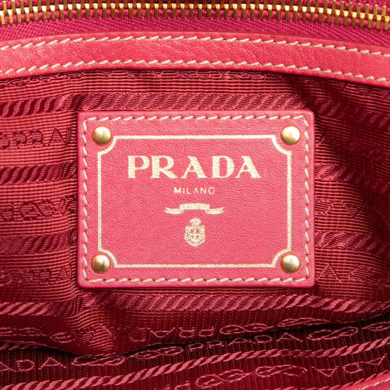 Prada Vitello Daino Side Zip Convertible Tote Roze