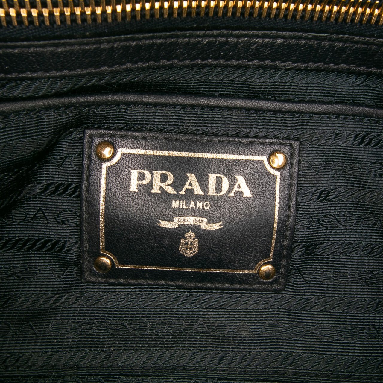 Prada Tessuto Gaufre Satchel Zwart