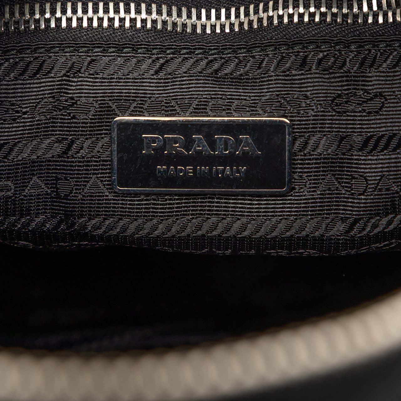 Prada Tessuto Satchel Zwart