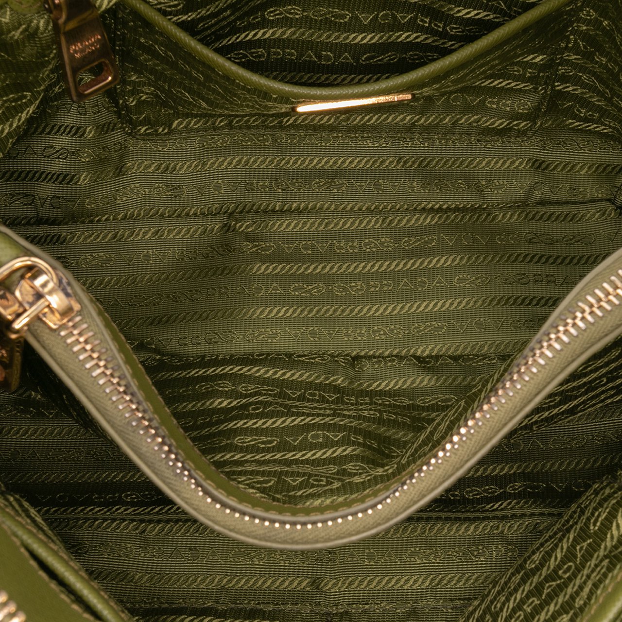 Prada Medium Saffiano Lux Promenade Satchel Groen