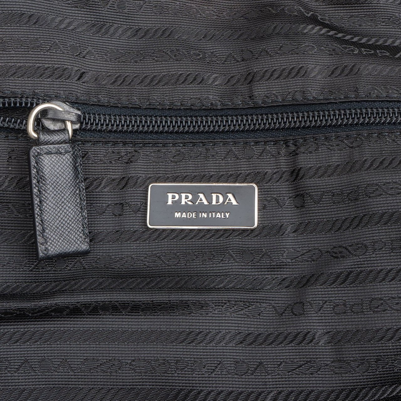 Prada Black Nylon Triangle Duffle Bag 55 Tarvel Bag Zwart