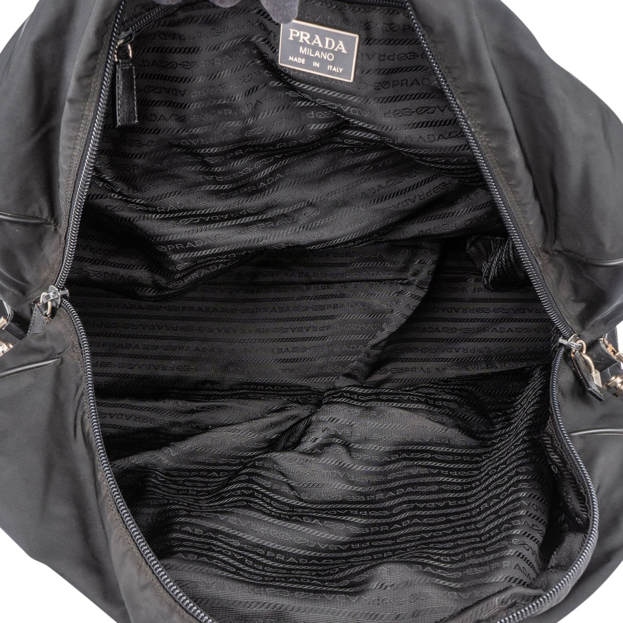 Prada Prada Black Safffiano Leather Triangle Duffle Bag 55 Zwart