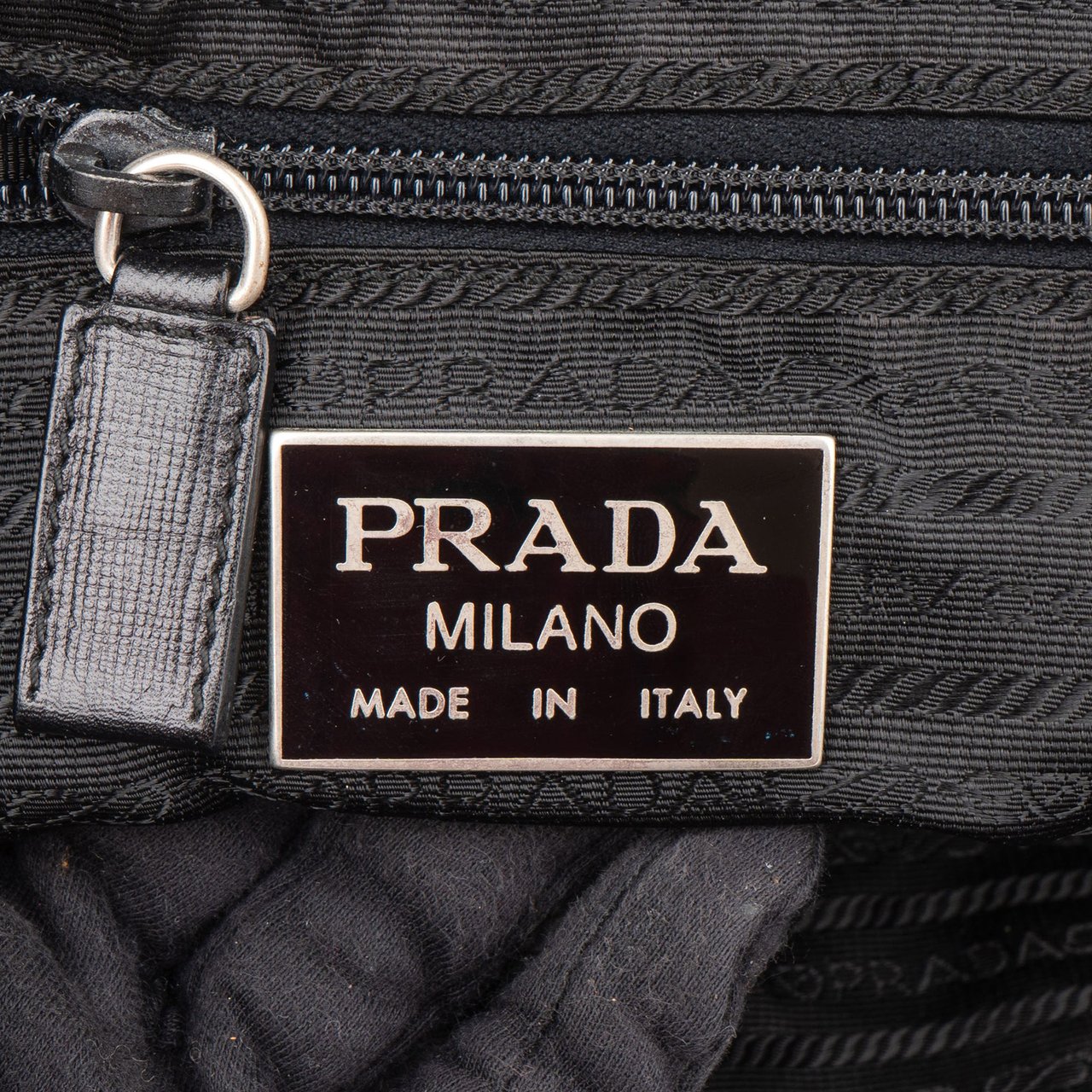 Prada Prada Black Safffiano Leather Triangle Duffle Bag 55 Zwart