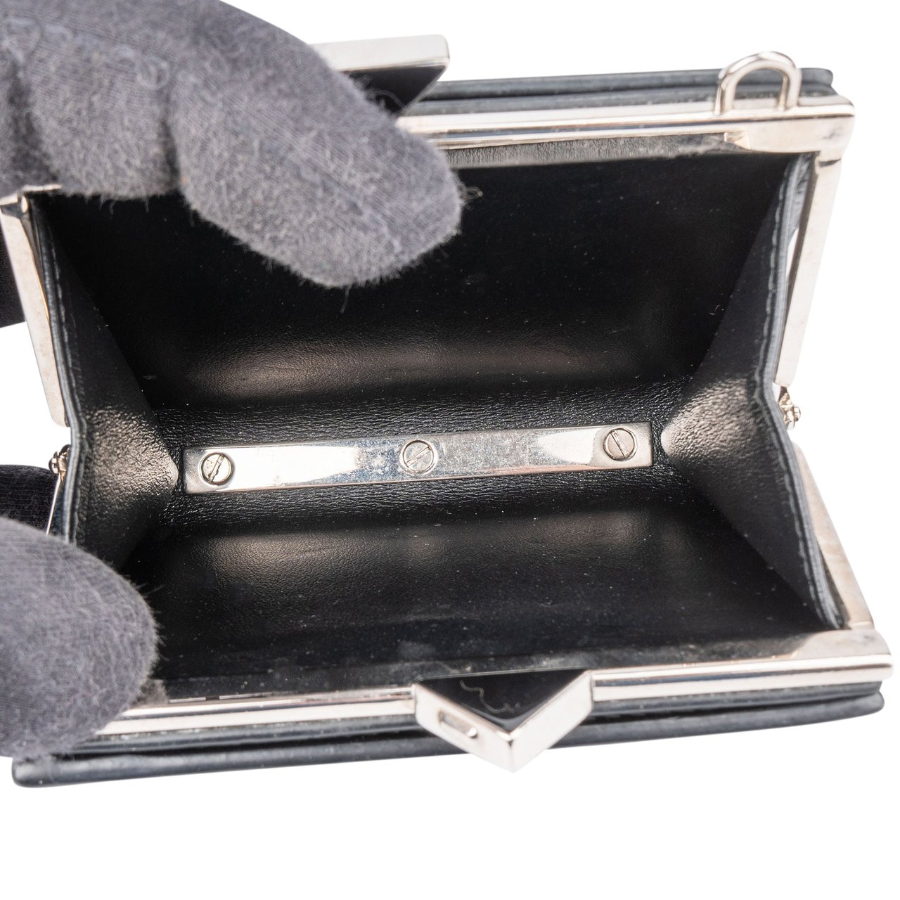 Prada Prada Patent Leather Triangle Wallet On Chain Zwart