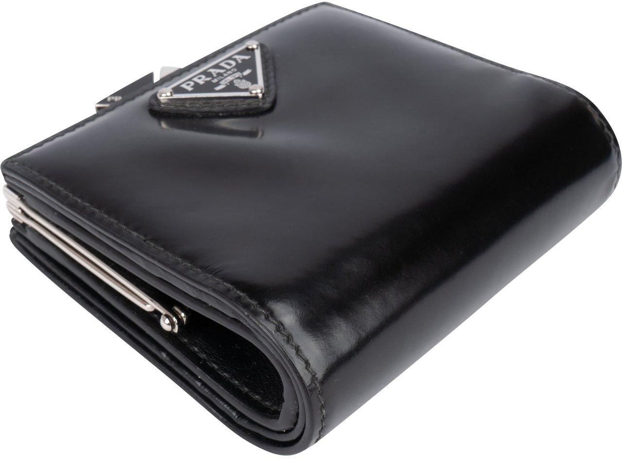 Prada Prada Patent Leather Triangle Wallet On Chain Zwart