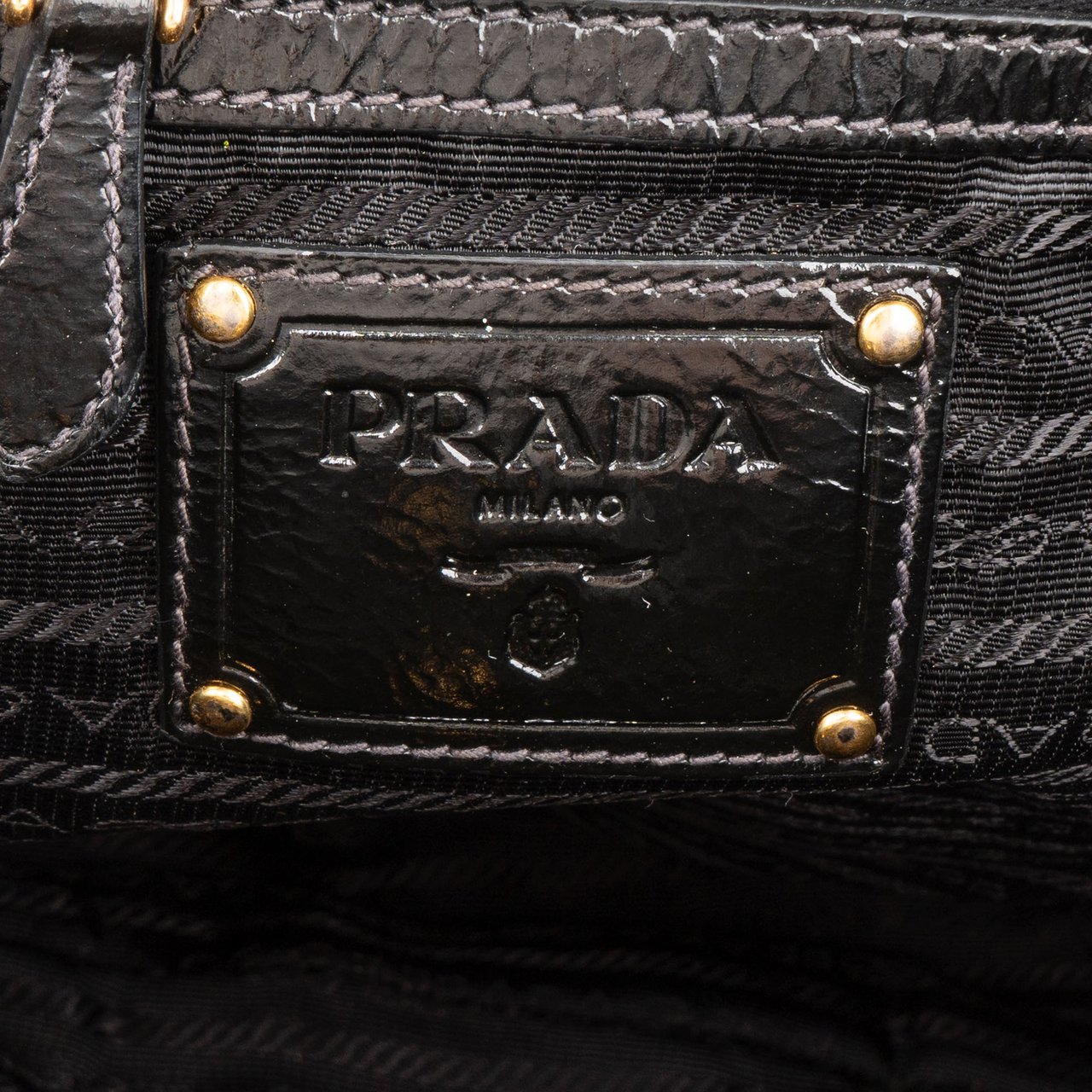 Prada Black Nylon Zipper Handbag Zwart
