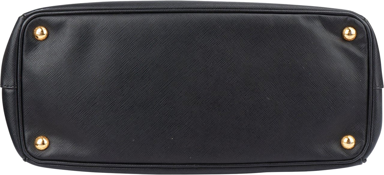 Prada Prada Black Saffiano Leather Galleria Handbag Zwart