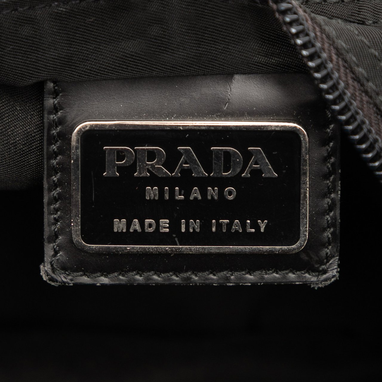 Prada Tessuto Zip Top Crossbody Zwart