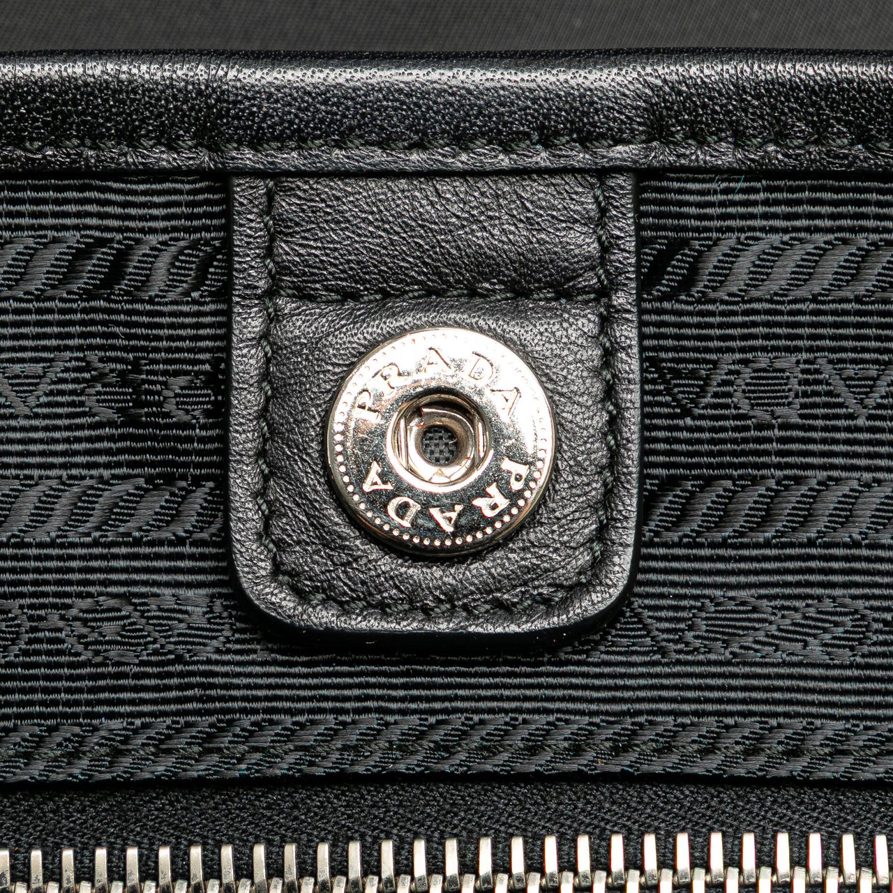 Prada Tessuto Tote Zwart
