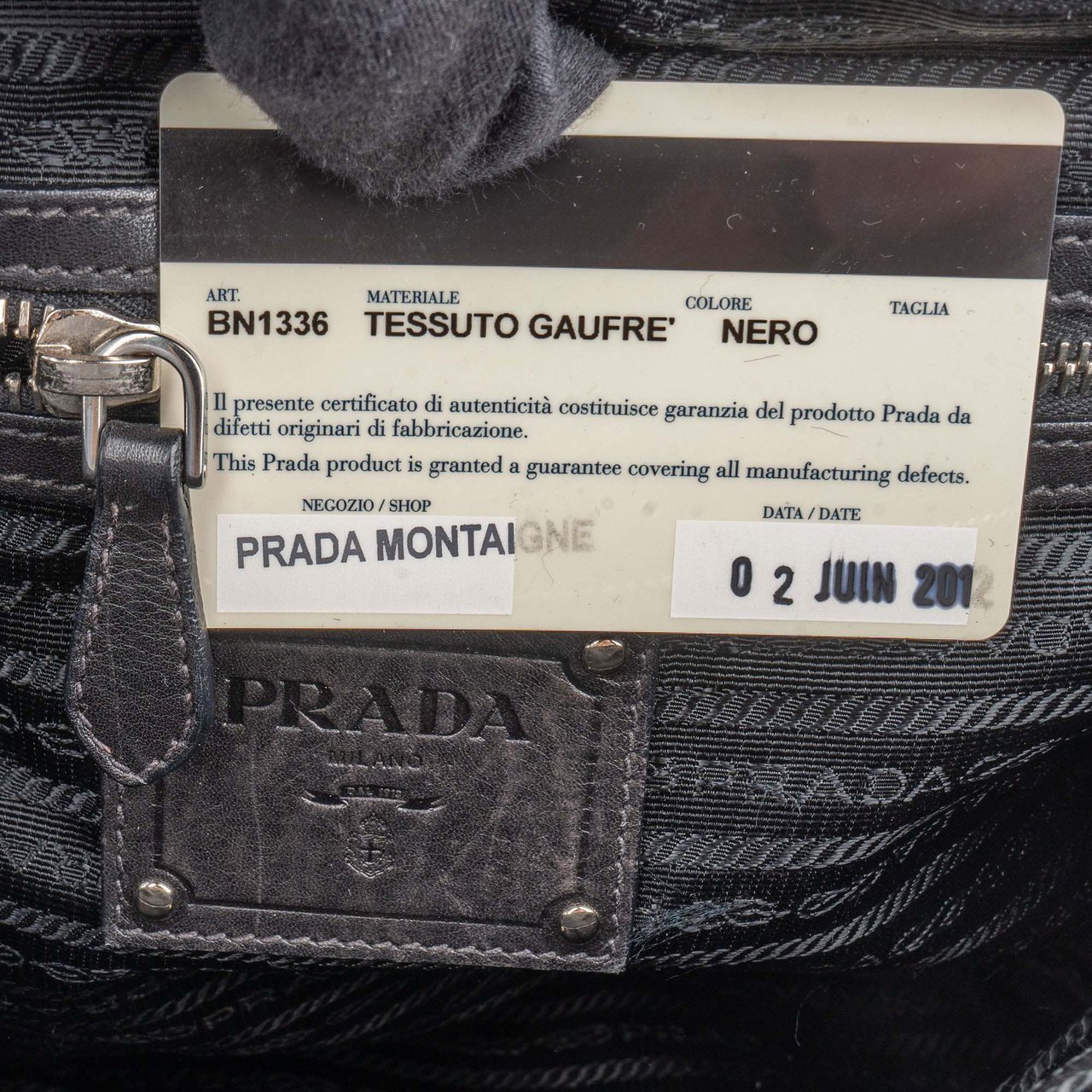 Prada Prada Classic Black Leather Handbag Zwart