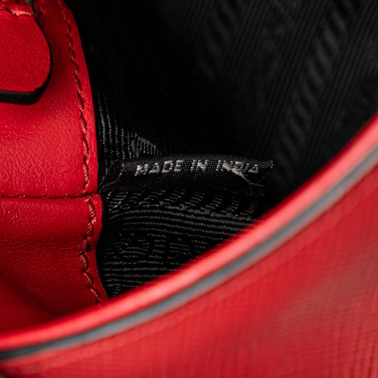 Prada Saffiano Pattina Chain Crossbody Rood