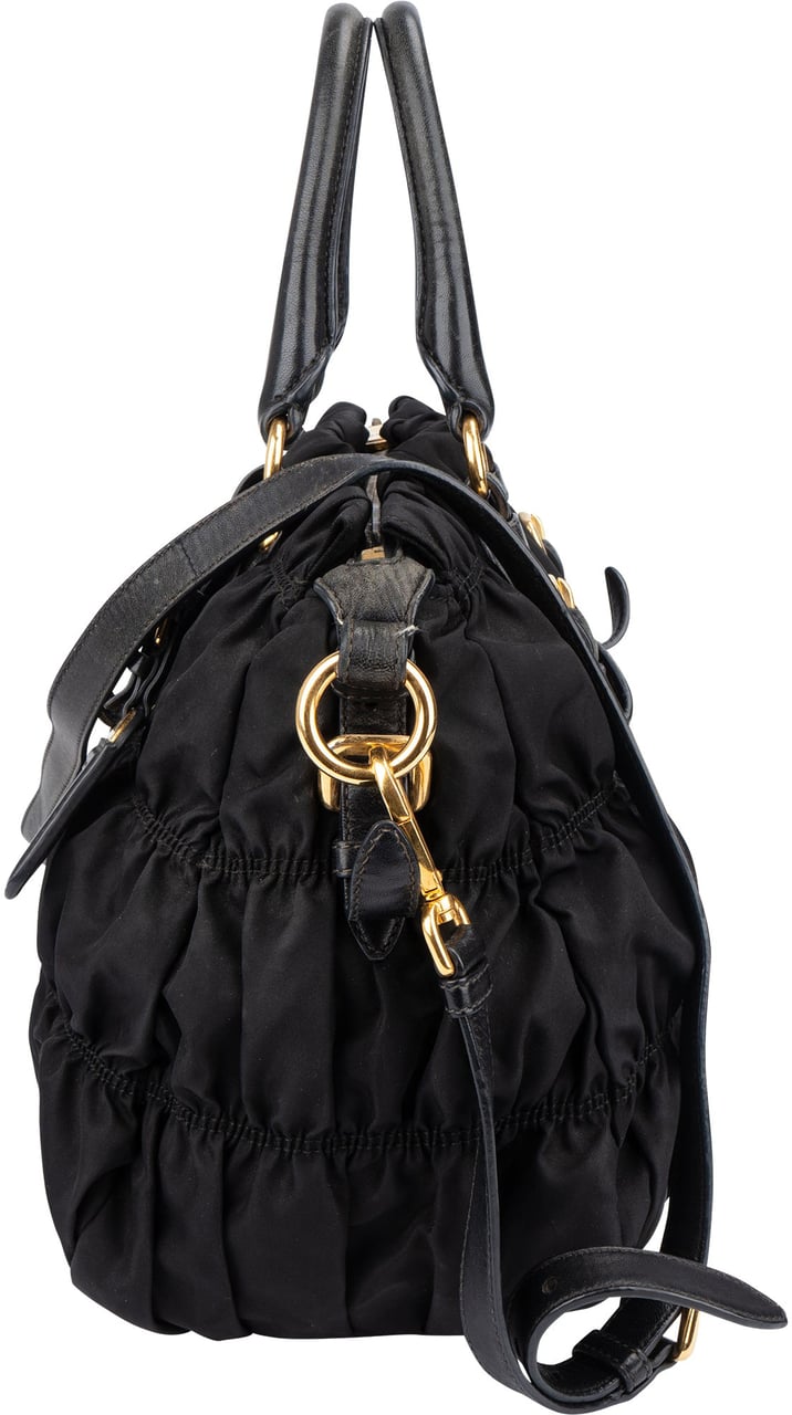 Prada Prada Quilted Nylon City Handbag Zwart