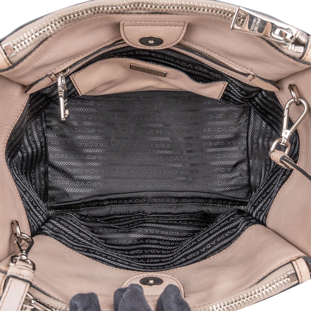 Prada Prada Leather Vitello Handbag Divers