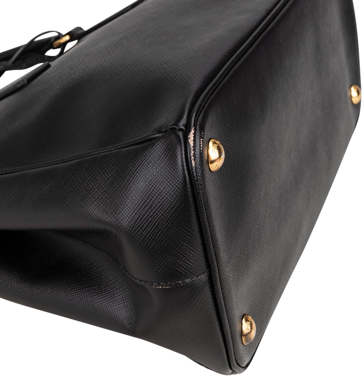 Prada Prada Black Saffiano Leather Galleria Handbag Zwart