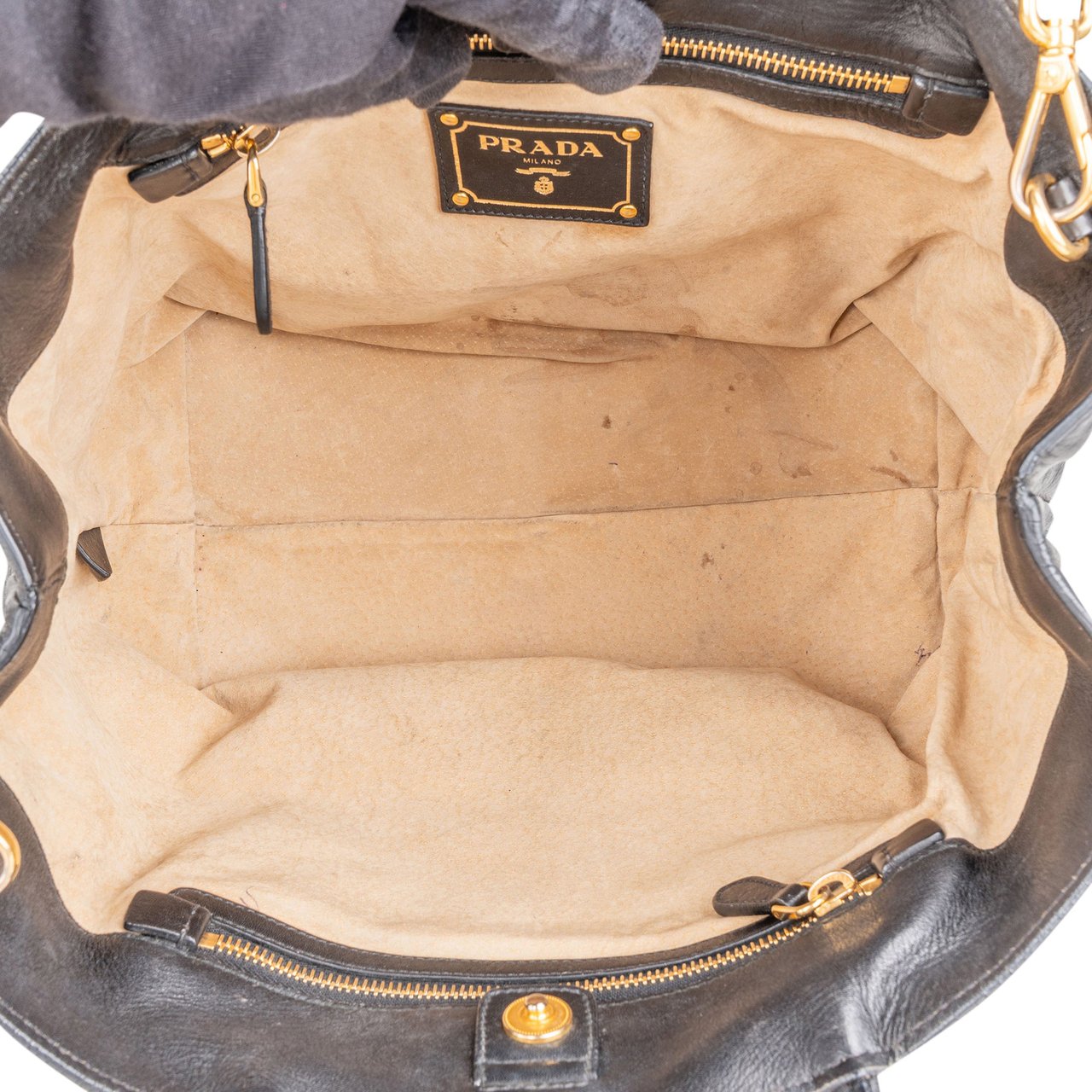 Prada Prada Black Leather City Handbag Zwart