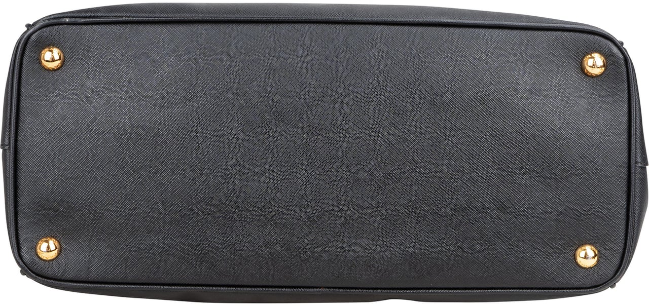 Prada Prada Black Saffiano Leather Galleria Handbag Zwart