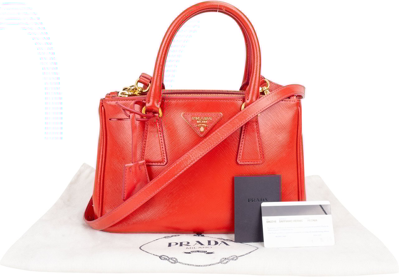 Prada Prada Patent Saffiano Leather Galleria Handbag Rood